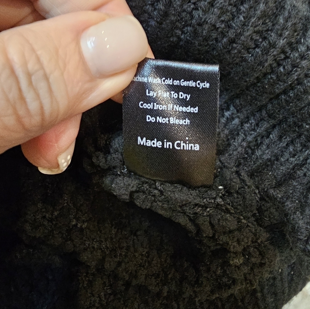 POL Black Textured Knit Hoodie Sweater Women’s Size S Cozy Boho Pullover - Picture 7 of 10